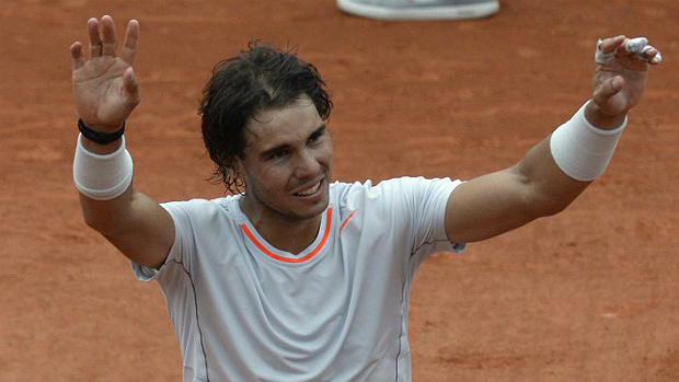 O espanhol Rafael Nadal comemora vitória sobre o compatriota David Ferrer