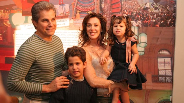 Com seus filhos Enzo e Sophia