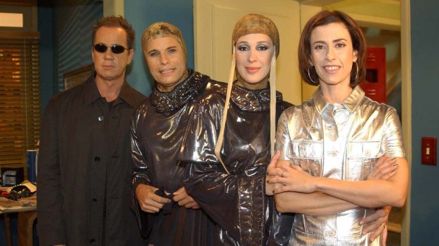 Em 2003, Claudia Raia e Edson Celulari fizeram uma participação especial no seriado Os Normais com Luiz Fernando Guimarães e Fernanda Torres