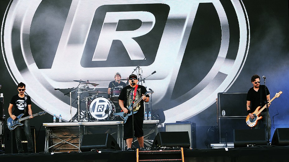 Show dos Raimundos no segundo dia do Festival Lollapalooza 2014 no Autódromo de Interlagos, em São Paulo