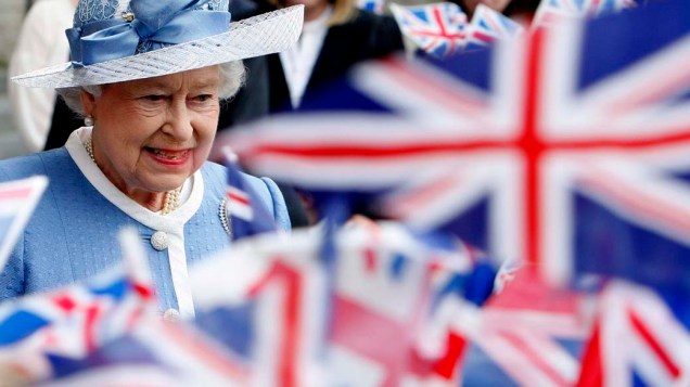 Em Londres, a rainha Elizabeth II chega para as comemorações do 300º aniversário da catedral de St. Paul