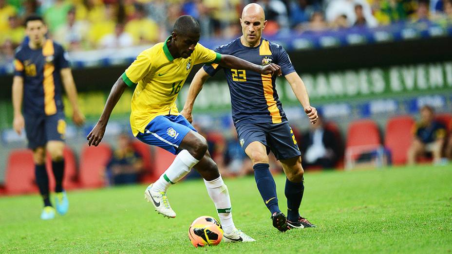 Ramires durante o amistoso entre Brasil e Austrália no estádio Mané Garrincha em Brasília