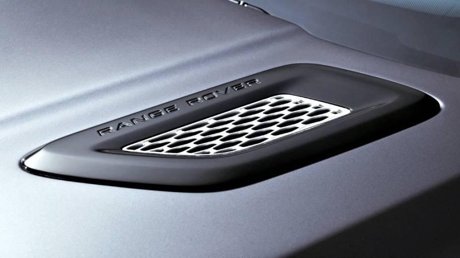 O novo Rover Sport: opções de motores V6 3.0 litros, com 258 e 292 cv, e um V8 4.4 l, com 339 cv