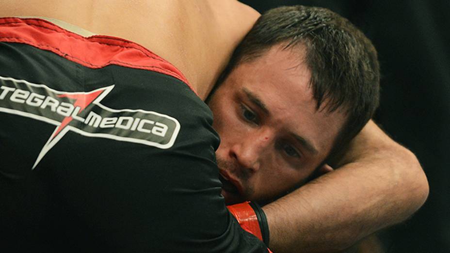  O brasileiro Rani Yahya vence Josh Clopton (EUA) no Ultimate Fighting que volta ao Rio de Janeiro (RJ), para o evento UFC 163, ou simplesmente UFC Rio 4