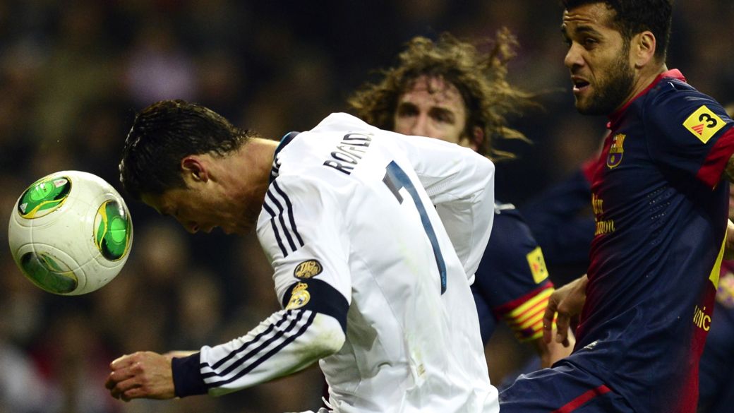 Lance do último clássico entre Real Madrid e Barcelona, pela Copa do Rei, em Madri: nem os grandes da Espanha fizeram grandes contratações