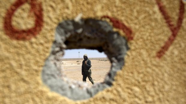 No front de Ajdabiyah, no leste da Líbia, insurgentes se preparam para avançar rumo ao oeste