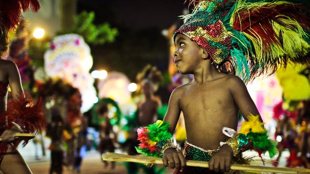 Foliões no Galo Invertido durante o carnaval de Pernambuco