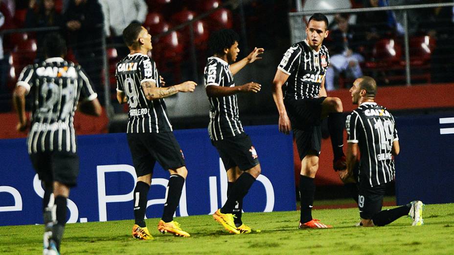 Corinthians vence o São Paulo por 2 x 1 no Morumbi na partida de ida da final da Recopa Sul-Americana