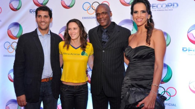 Maurício, Fabiana Murer, Robson Caetano e Virna na festa promovida pela Rede Record para anunciar a programação da emissora em 2012; o canal exibirá a Olimpíada de Londres