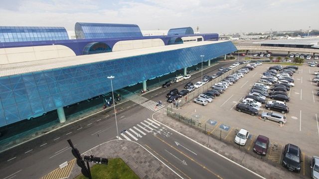 Reforma de aeroportos para a Copa do Mundo de 2014: em Porto Alegre, o projeto para renovar o terminal de passageiros ainda está na fase de elaboração. As obras na pista devem ficar prontas apenas às vésperas do Mundial