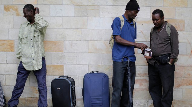 Pelo menos 700 haitianos foram enviados do Acre para São Paulo em três semanas