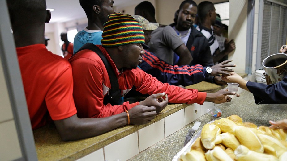 Bom Prato oferece 400 refeições diárias aos imigrantes haitianos abrigados em São Paulo