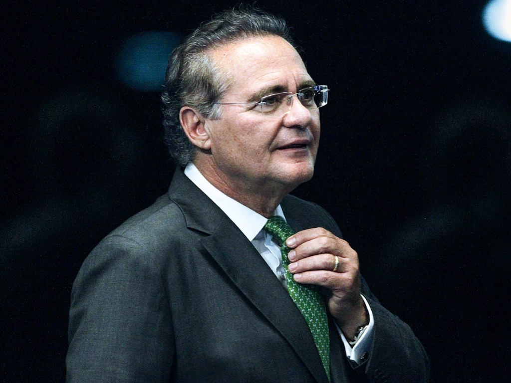 Com Dilma: Renan Calheiros (PMDB-AL), presidente do Senado, ainda defende o governo petista