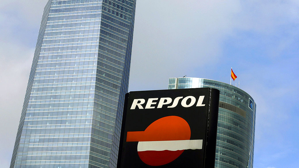 Logo da Repsol em posto de gasolina, em Madrid