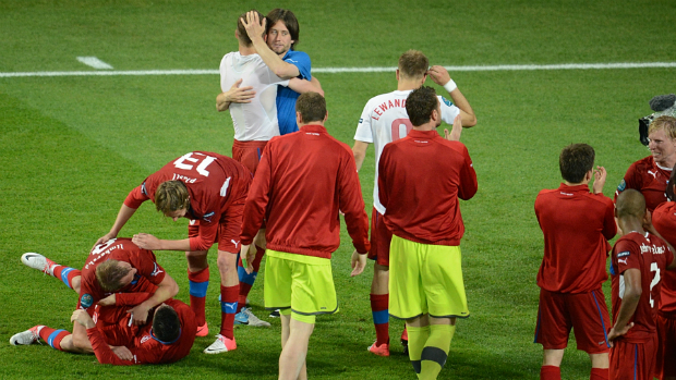 Checos comemoram após a partida contra a Polônia na Eurocopa 2012