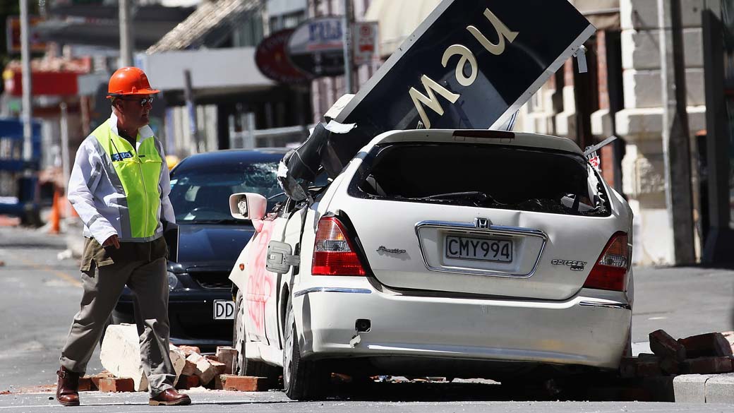 Destroços deixados pelo terremoto que atingiu a cidade de Christchurch, Nova Zelândia
