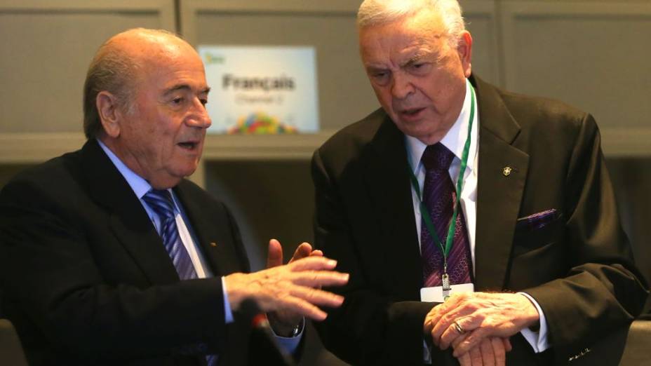 O presidente da Fifa, Joseph Blatter, e o presidente da CBF, José Maria Marin, na reunião do Comitê Organizador da Copa, na Costa do Sauípe