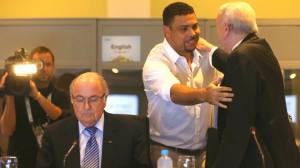 Blatter, Ronaldo e Marin na reunião do Comitê Organizador da Copa, na Costa do Sauípe