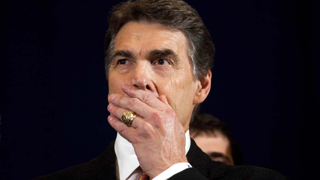 Rick Perry retira sua candidatura