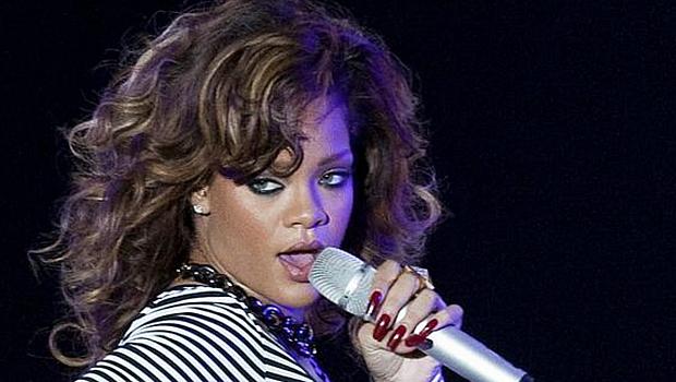 Cantora Rihanna abre sua turnê no Brasil