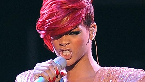 Rihanna Canta