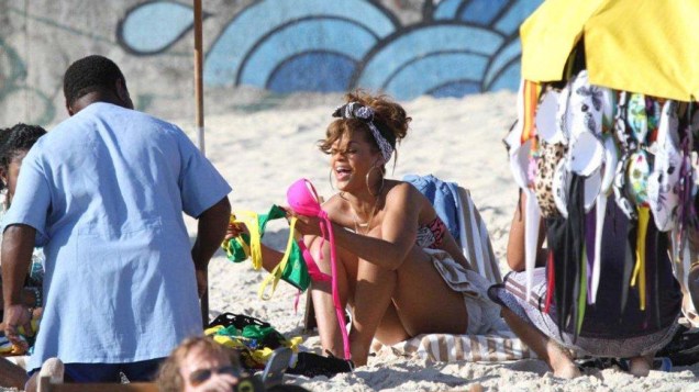 Rihanna na Praia de Ipanema, Rio de Janeiro, em 20/09/2011