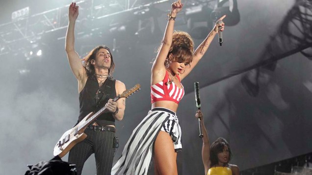 Rihanna durante show no palco Mundo, no primeiro dia do Rock in Rio, em 23/09/2011
