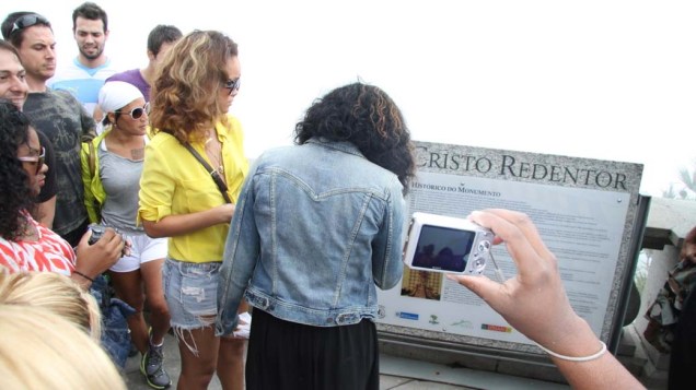 Rihanna no Cristo Redentor, Rio de Janeiro, em 22/09/2011