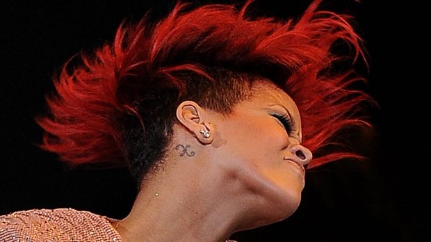 Rihanna se apresenta em Los Angeles durante turnê "Last Girl On Earth"