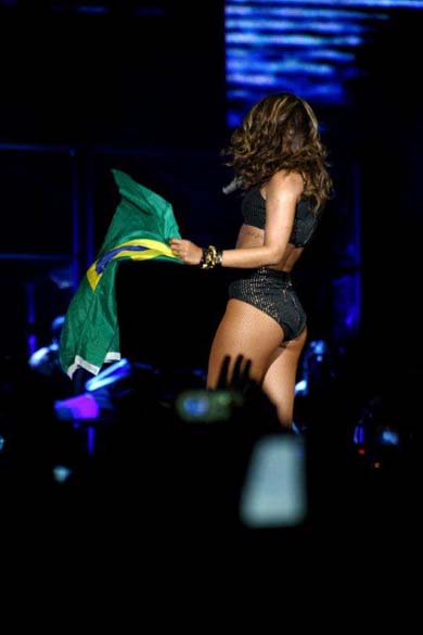 Rihanna no show The Loud Tour, no Ginásio Nilson Nelson, Brasilia
