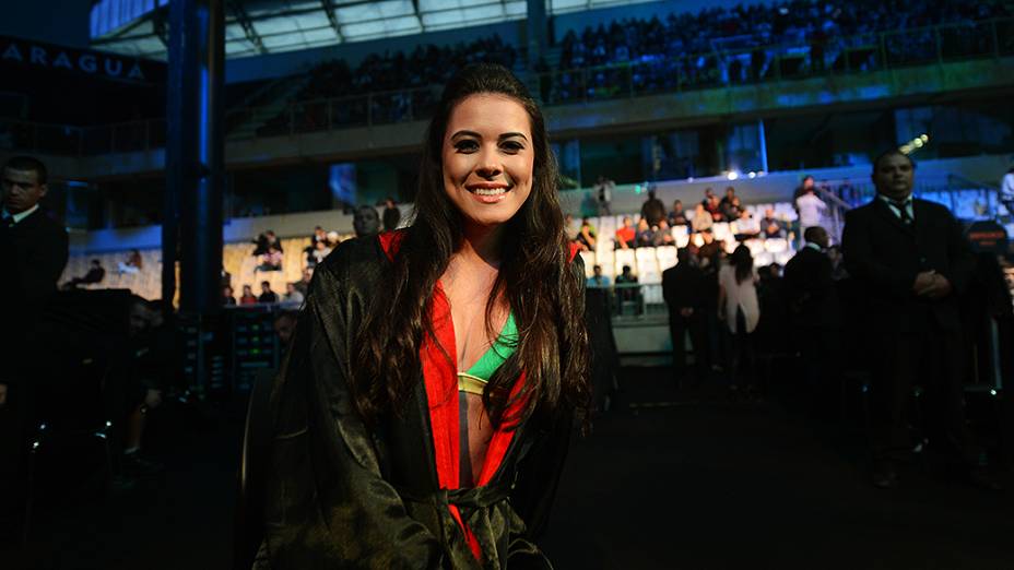 Camila Oliveira é a ring girl oficial do UFC