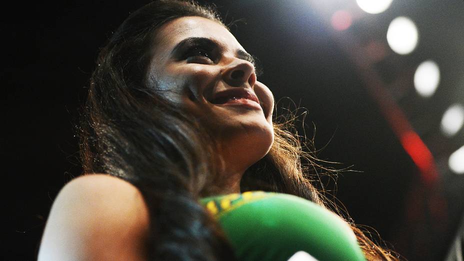 Camila Oliveira é a ring girl oficial do UFC