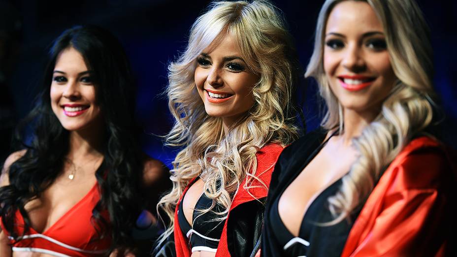 Ring girls na final do TUF Brasil 3 no Ginásio do Ibirapuera em São Paulo