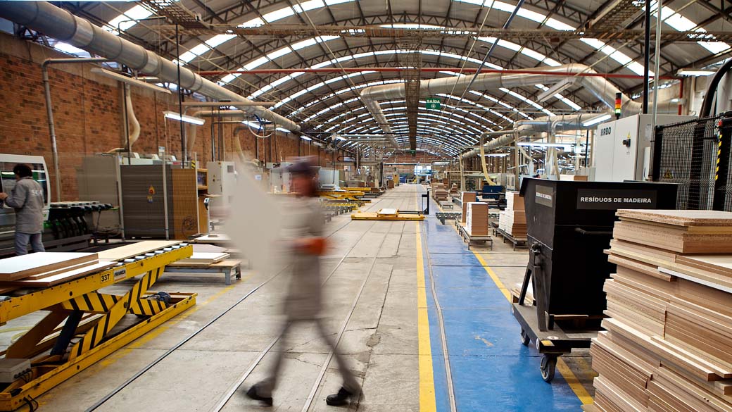 SCA Indústria de Móveis que transferiu suas instalações para um moderno e amplo complexo industrial