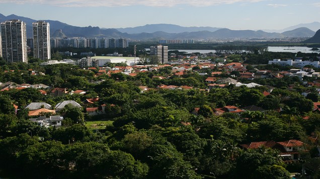 Condomínio na Barra da Tijuca: crescimento rápido e desordenado tornou insustentável uma região rica da cidade