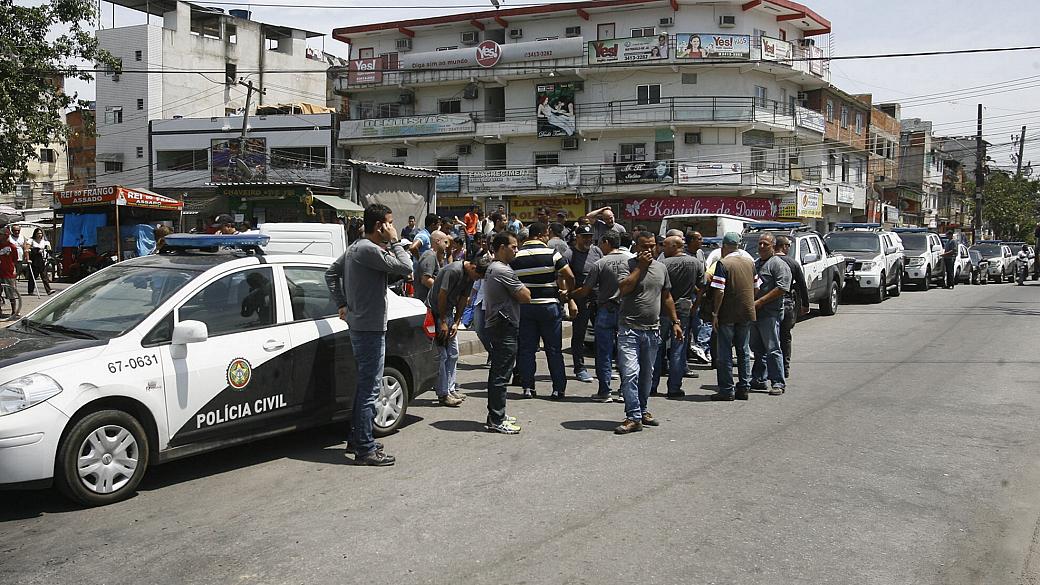 Rio: polícia faz operação na favela Rio das Pedras, Zona Oeste, após protesto