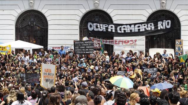 Rio: professores pressionam para impedir votação do plano de cargos e salários na Câmara