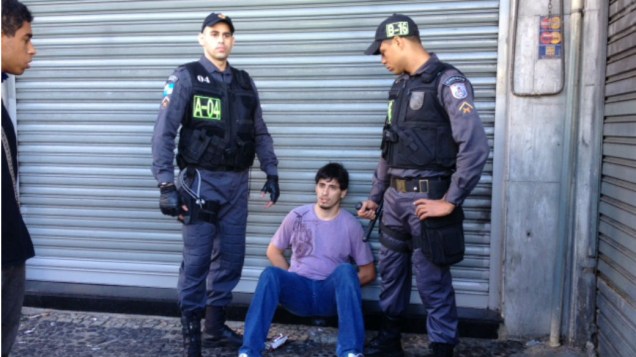 Manifestante detido no centro do Rio, acusado de agredir policiais militares