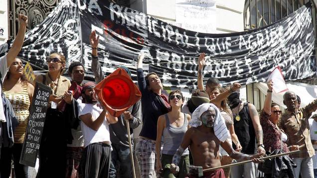 Rio: Protestos continuam do lado de fora da Câmara de Vereadores