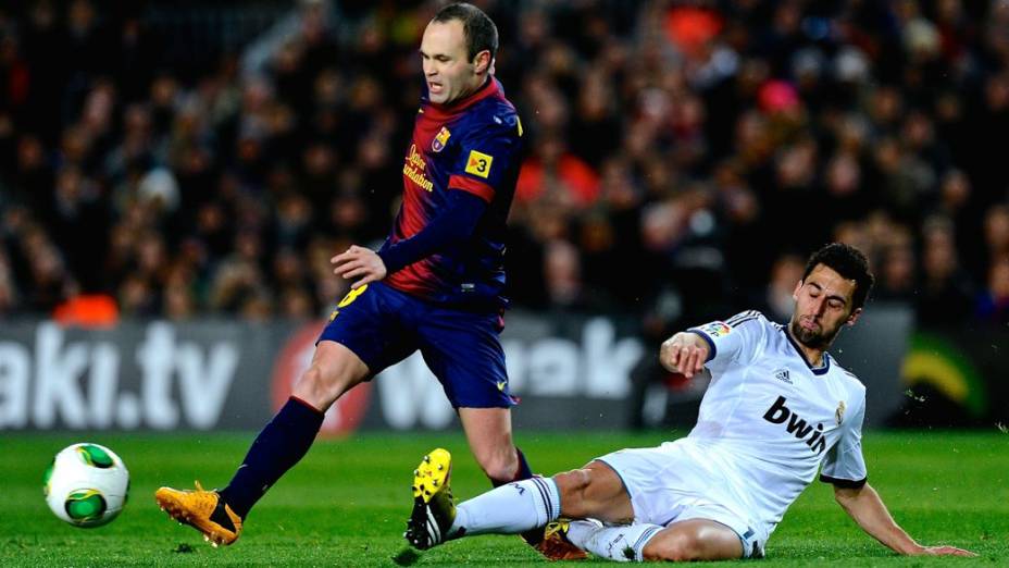 Em campo, a rivalidade entre Real Madrid e Barcelona