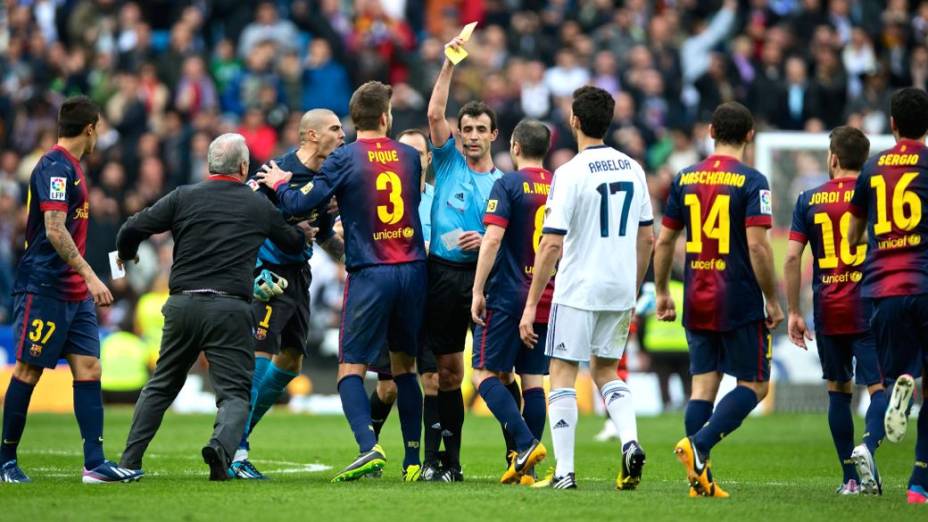 Em campo, a rivalidade entre Real Madrid e Barcelona