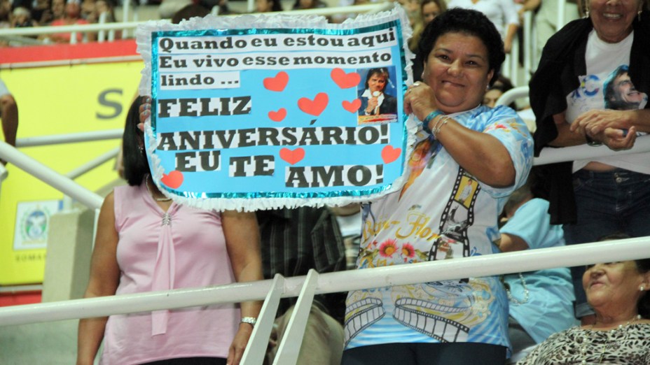 Fãs durante o show em comemoração aos 71 anos do cantor Roberto Carlos, no Rio de Janeiro