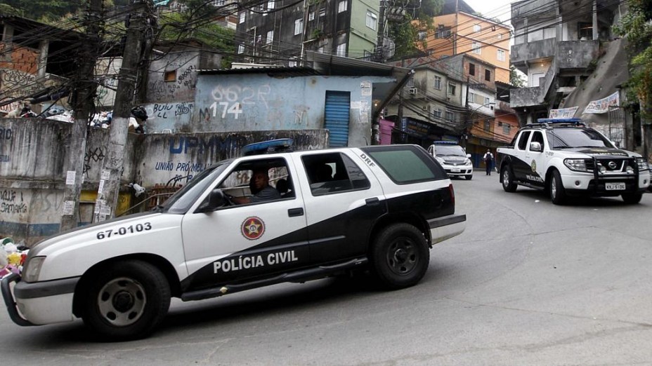 Policiais civis participam da ocupação da favela da Rocinha, no Rio de Janeiro