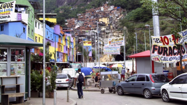 Uma das entradas da favela da Rocinha, onde vivem quase 70 mil pessoas, de acordo com o Censo 2010