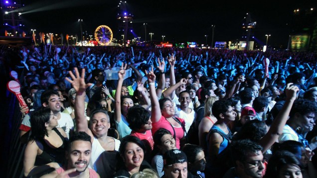O público durante o show dos Paralamas do Sucesso e Titãs no palco Mundo, no primeiro dia do Rock in Rio, em 23/09/2011