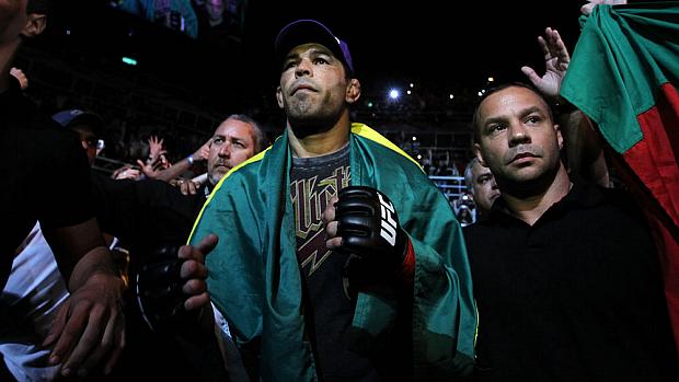 Rodrigo Minotauro venceu Brendan Schaub no UFC Rio