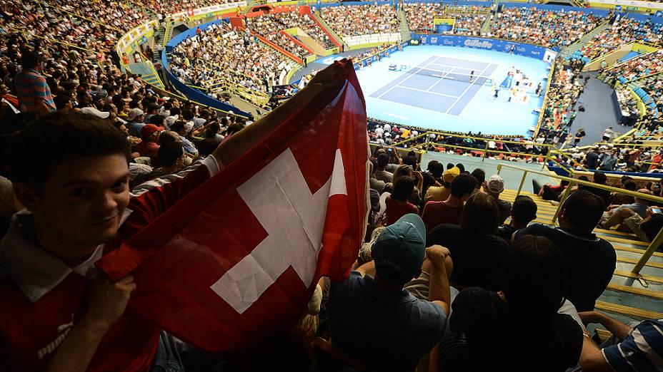 Torcida durante o Gillette Federer Tour, no ginásio do Ibirapuera, em São Paulo