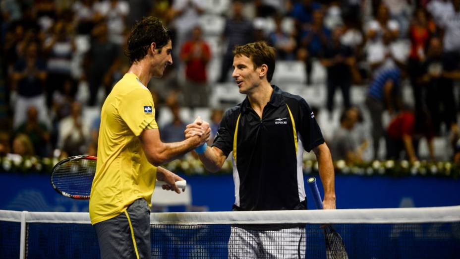 Thomaz Bellucci vence Tommy Robredo neste domingo (09/12),em partida de exibição pelo Gillette Roger Federer Tour em São Paulo no ginásio do Ibirapuera