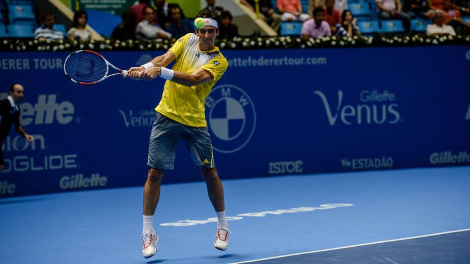 Thomaz Bellucci vence Tommy Robredo neste domingo (09/12),em partida de exibição pelo Gillette Roger Federer Tour em São Paulo no ginásio do Ibirapuera