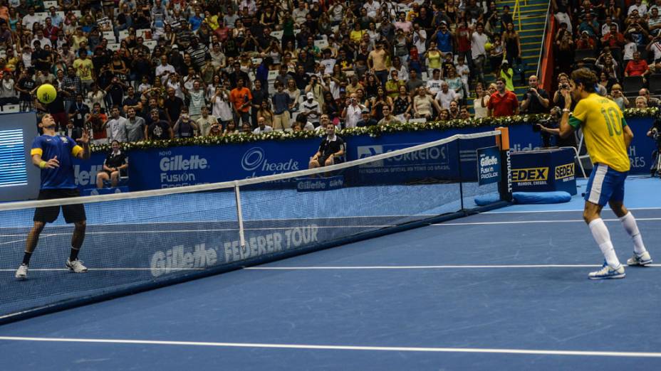 Roger Federer vence Tommy Haas neste domingo (09/12),em partida de exibição no Ginásio do Ibirapuera, em São Paulo